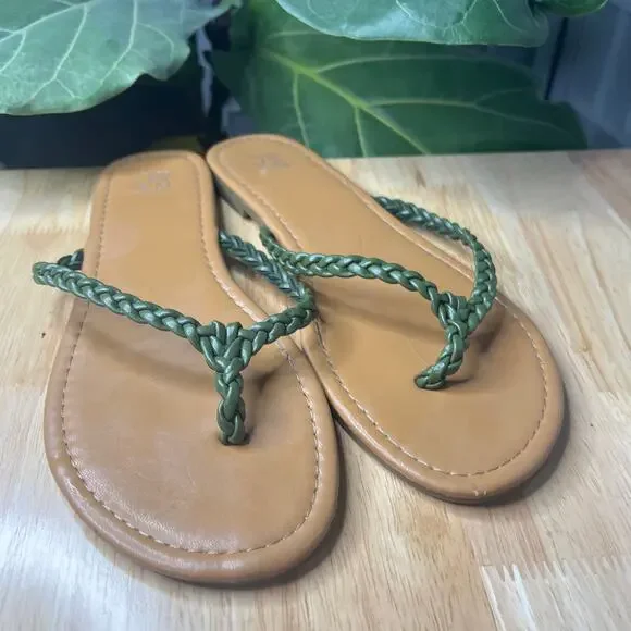 New York & Company Woven Flip Flop Sandal Summer Shoe Slip On Beach Vacation - Picture 3 of 6